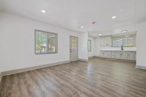 Living - 417 S Jefferson St, Modesto, CA 95358 photo 3 of 5