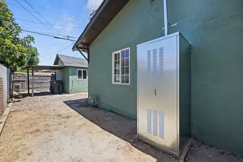 Exterior - 417 S Jefferson St, Modesto, CA 95358 photo 7 of 10
