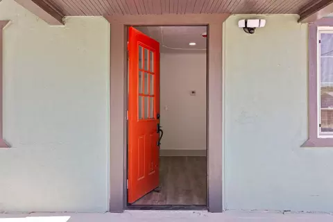 Entry Way - 417 S Jefferson St, Modesto, CA 95358 photo 1 of 7