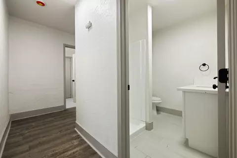 Entry Way - 417 S Jefferson St, Modesto, CA 95358 photo 5 of 7