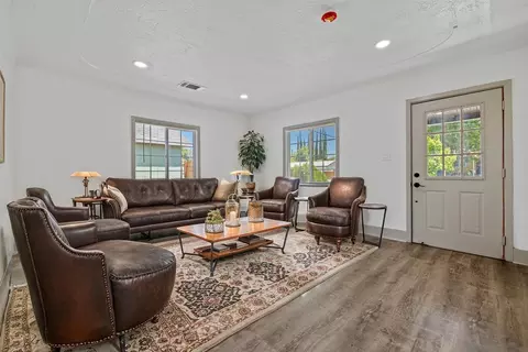 Living - 417 S Jefferson St, Modesto, CA 95358 photo 1 of 5