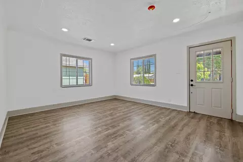 Living - 417 S Jefferson St, Modesto, CA 95358 photo 2 of 5