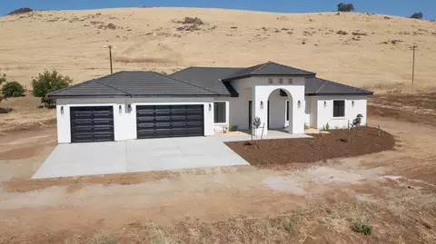 16716 Spotted Fawn Ct, Springville, CA 93265