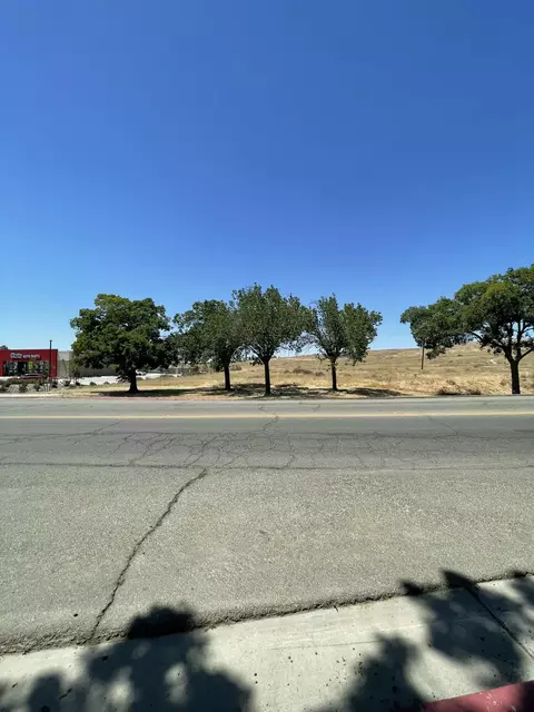 Skyline Boulevard, Avenal, CA 93204 photo 2
