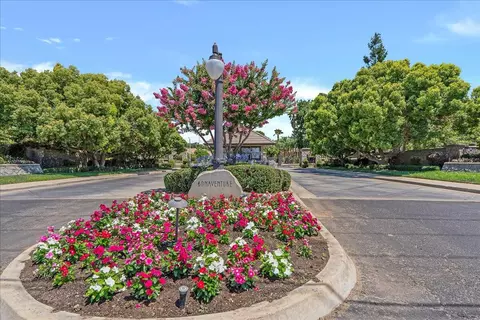 3614 E Harvard Ct, Visalia, CA 93292 photo 2