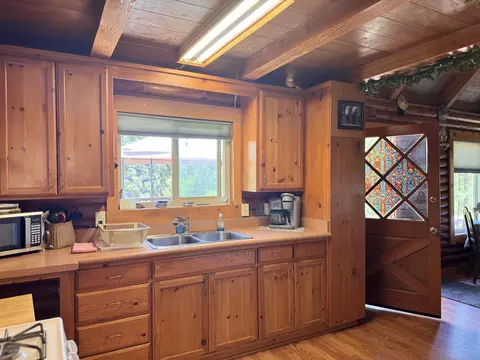 Kitchen - 51911 Hogback Rd, Miramonte, CA 93641 photo 1 of 3