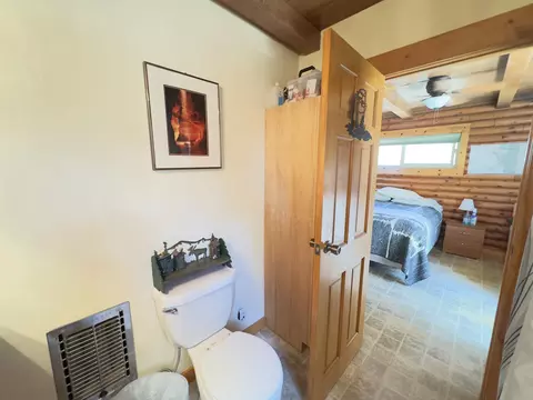 Bath - 51911 Hogback Rd, Miramonte, CA 93641 photo 7 of 7