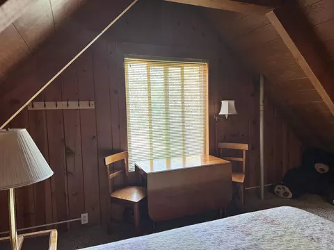 Bedroom - 51911 Hogback Rd, Miramonte, CA 93641 photo 4 of 7