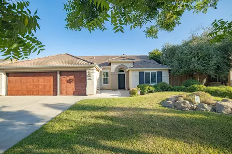 631 Brentwood Dr, Lemoore, CA 93245