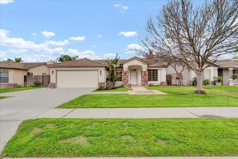 825 Bristol Cir, Lemoore, CA 93245