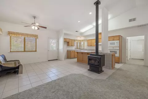 Living - 42157 Black Oak Dr, Three Rivers, CA 93271 photo 7 of 9