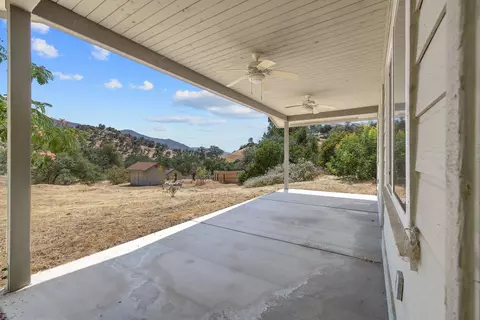 Exterior - 42157 Black Oak Dr, Three Rivers, CA 93271 photo 5 of 13