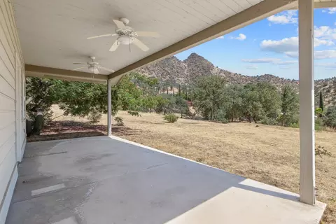 Exterior - 42157 Black Oak Dr, Three Rivers, CA 93271 photo 6 of 13