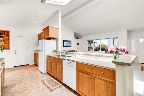 1037 Shell Ave, Pacific Grove, CA 93950 photo 18