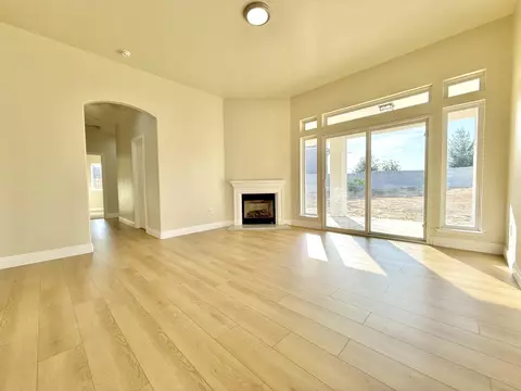 Living - 101 S Koleen Ave, Kerman, CA 93630 photo 2 of 3