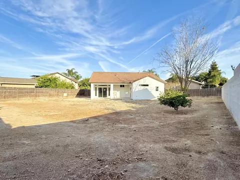 Exterior - 101 S Koleen Ave, Kerman, CA 93630 photo 6 of 6