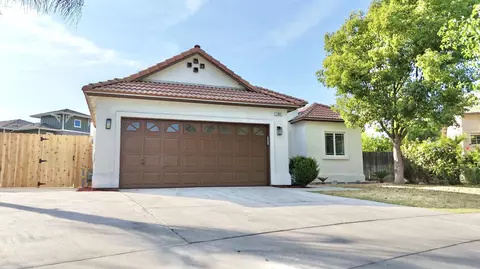 Exterior - 101 S Koleen Ave, Kerman, CA 93630 photo 2 of 6