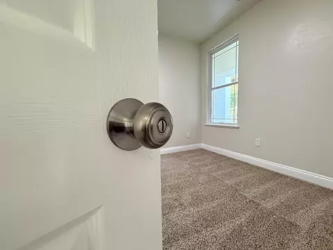 Bedroom - 101 S Koleen Ave, Kerman, CA 93630 photo 3 of 10