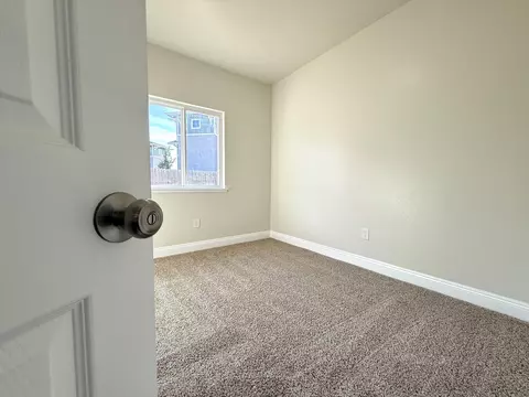 Bedroom - 101 S Koleen Ave, Kerman, CA 93630 photo 5 of 10
