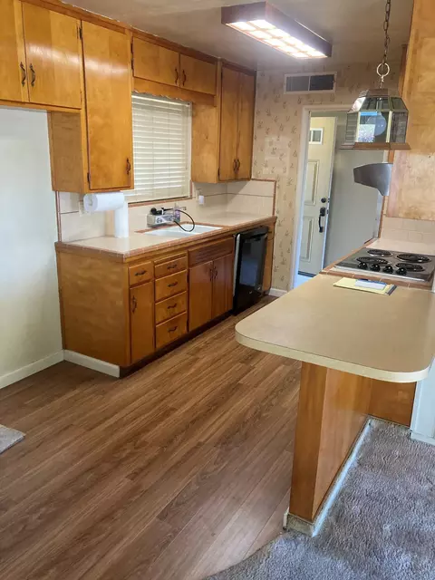 180 E Gail Ave, Tulare, CA 93274 photo 3