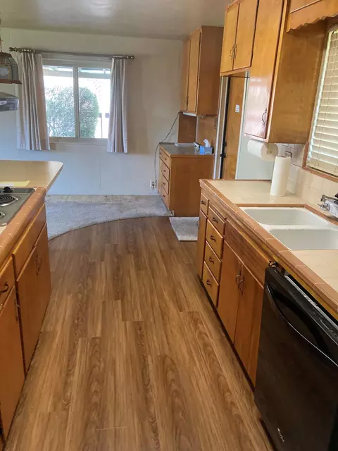 180 E Gail Ave, Tulare, CA 93274 photo 4