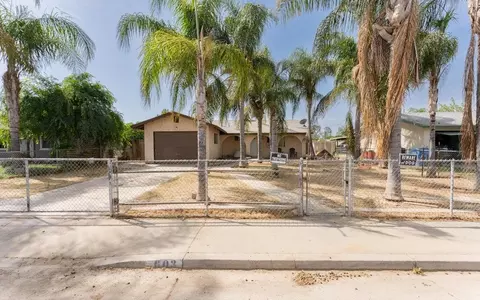 603 E Compton Ave, Pixley, CA 93256