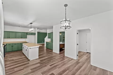 Entry Way - 2223 E La Vida Ave, Visalia, CA 93292 photo 1 of 2