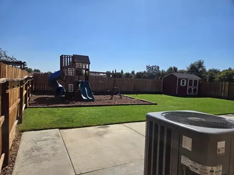 Exterior - 2223 E La Vida Ave, Visalia, CA 93292 photo 11 of 11