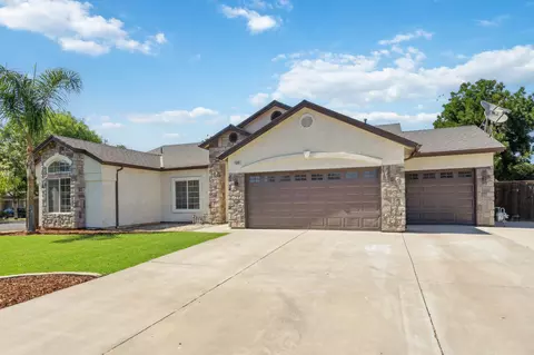 1696 Jacaranda St, Lemoore, CA 93245 photo 3