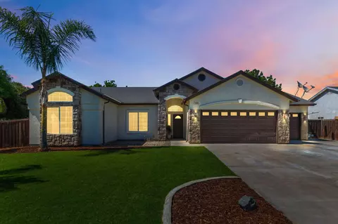 1696 Jacaranda St, Lemoore, CA 93245