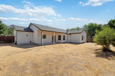 1696 Jacaranda St, Lemoore, CA 93245 photo 28
