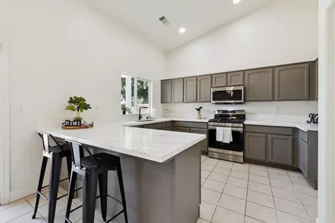 1696 Jacaranda St, Lemoore, CA 93245 photo 11