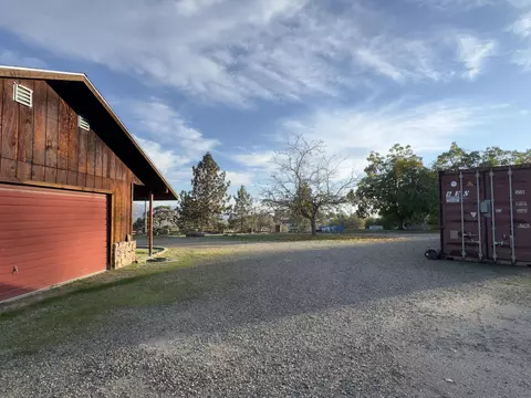 Exterior - 50200 Hogback Dr, Badger, CA 93603 photo 2 of 18