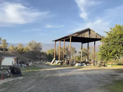 Exterior - 50200 Hogback Dr, Badger, CA 93603 photo 14 of 18