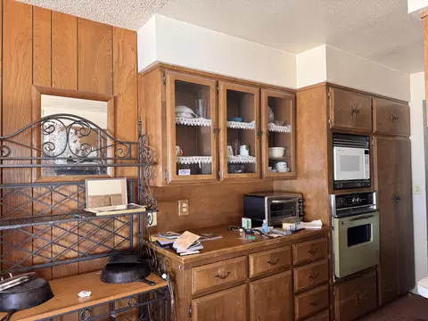 Kitchen - 50200 Hogback Dr, Badger, CA 93603 photo 1 of 1