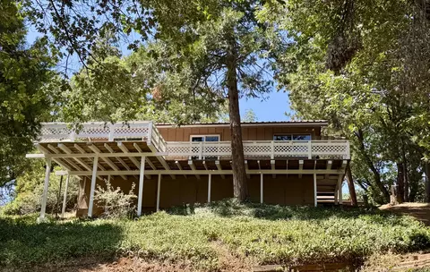 515 Mc Comber Dr, Springville, CA 93265
