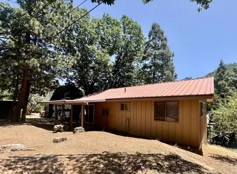 Exterior - 515 Mc Comber Dr, Springville, CA 93265 photo 3 of 9