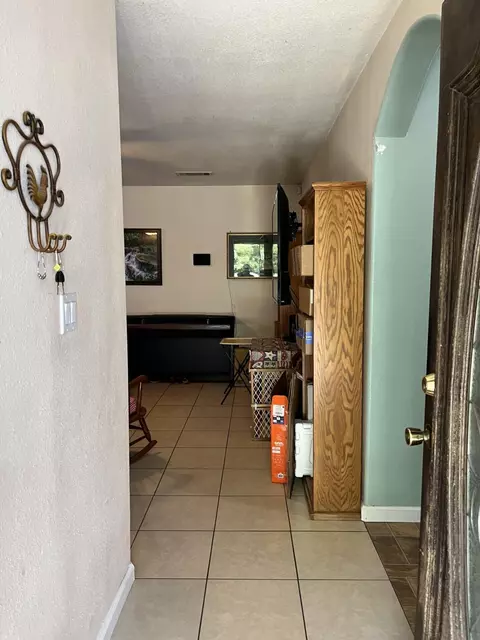 1105 E Malone St, Hanford, CA 93230 photo 5