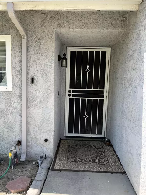 1105 E Malone St, Hanford, CA 93230 photo 4