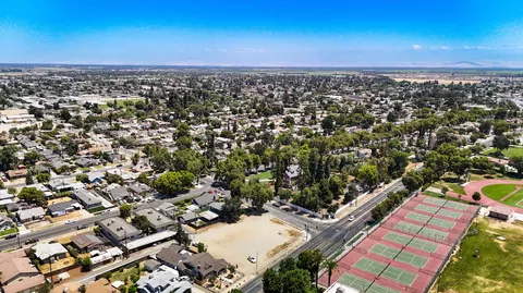 708 E Tulare Ave, Tulare, CA 93274 photo 12