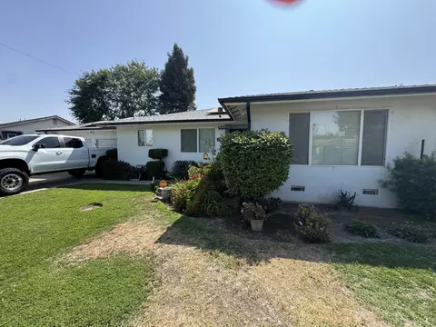 1005 S Mountain St, Visalia, CA 93277