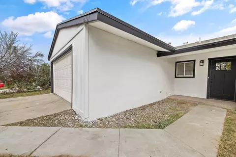 12807 Belle Haven Dr, Lemoore, CA 93245 photo 4