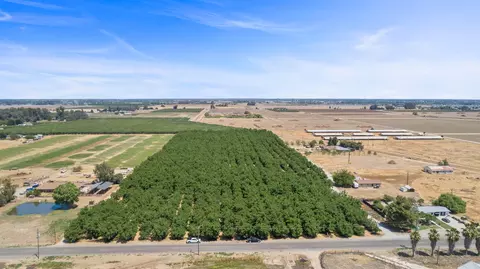 Iona Avenue, Hanford, CA 93230