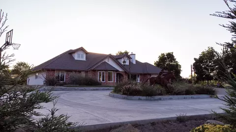 16553 Mustang Dr, Springville, CA 93265
