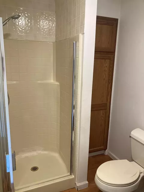 Bath - 387 S Evans Rd, Tipton, CA 93272 photo 3 of 3