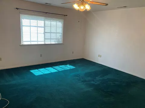 Bedroom - 387 S Evans Rd, Tipton, CA 93272 photo 3 of 4