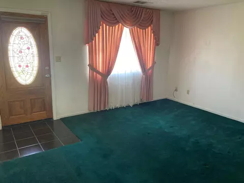 Living - 387 S Evans Rd, Tipton, CA 93272 photo 1 of 6