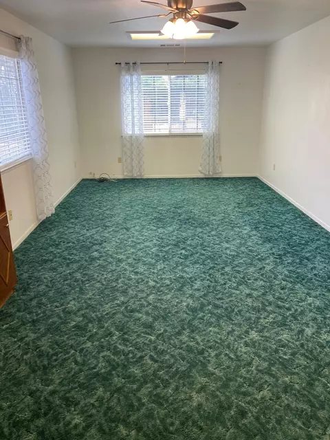 Living - 387 S Evans Rd, Tipton, CA 93272 photo 5 of 6