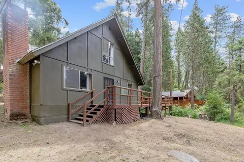 57890 Lupine Trl, Badger, CA 93603