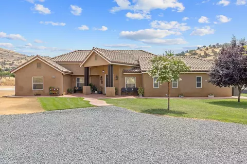 31225 Jim Dr, Exeter, CA 93221